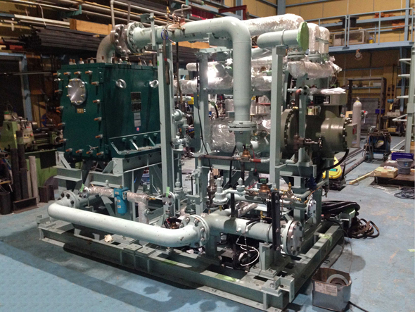 Kobe Steel’s new binary cycle power generation system before mounting