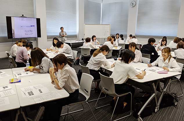 基幹職技能系女性社員向けキャリア研修