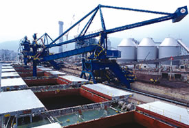 Some of Japan’s largest unloaders are in operation at Kobe Steel’s Kobe Works
