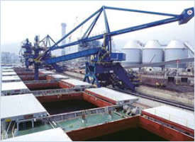 Unloaders in operation at the Shinko Kobe Power Station