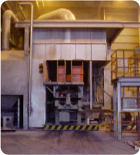 Aluminum recycling furnace