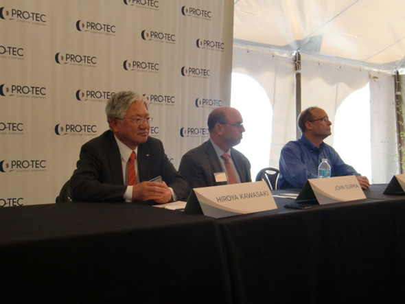 At the commissioning event:  Kobe Steel President and CEO Hiroya Kawasaki (left) and United States Steel Chairman and CEO John P. Surma (center)