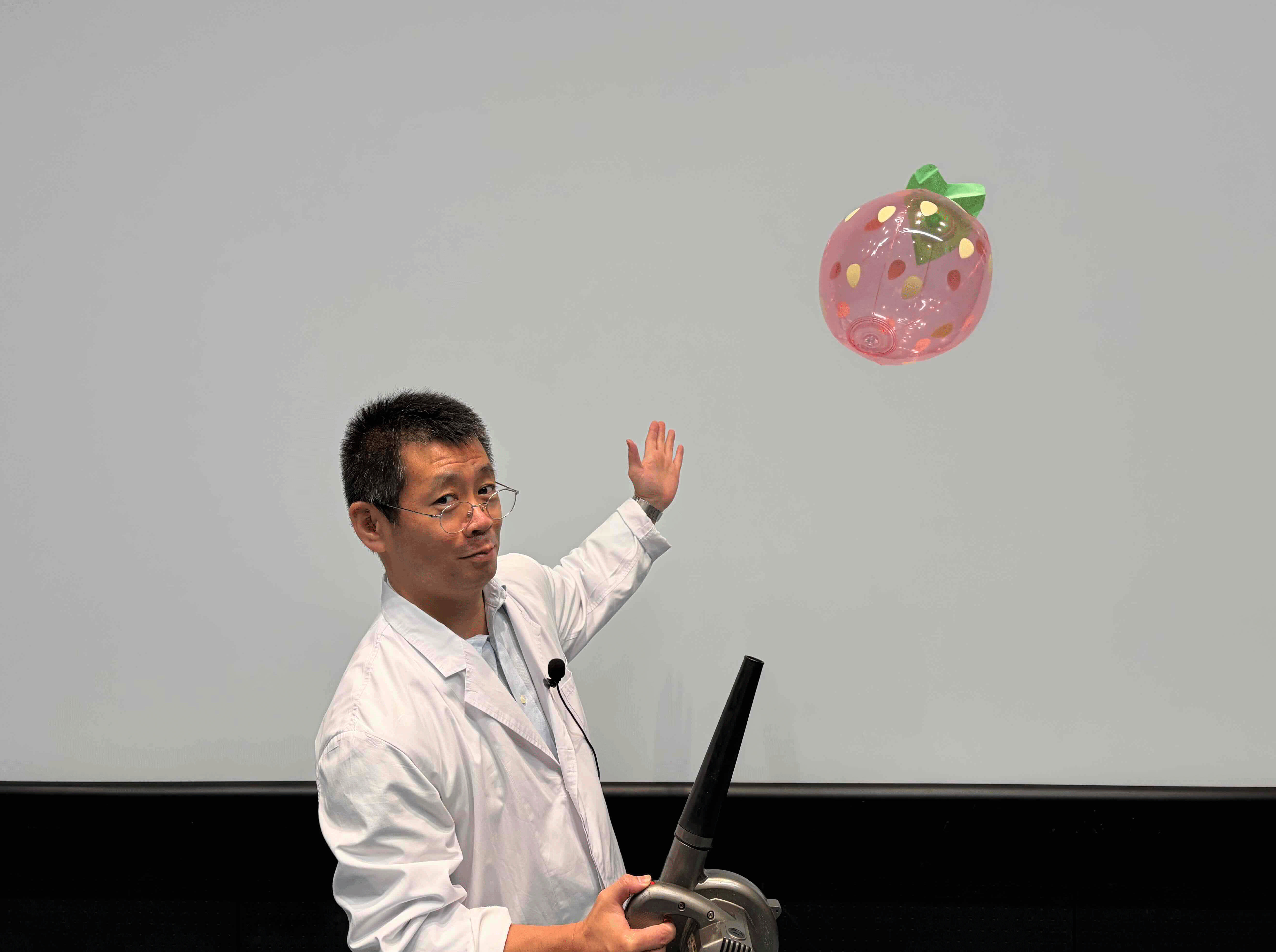 <体感型実験><br>ウキウキ!浮くのはどれ?<br>|灘浜サイエンススクエア