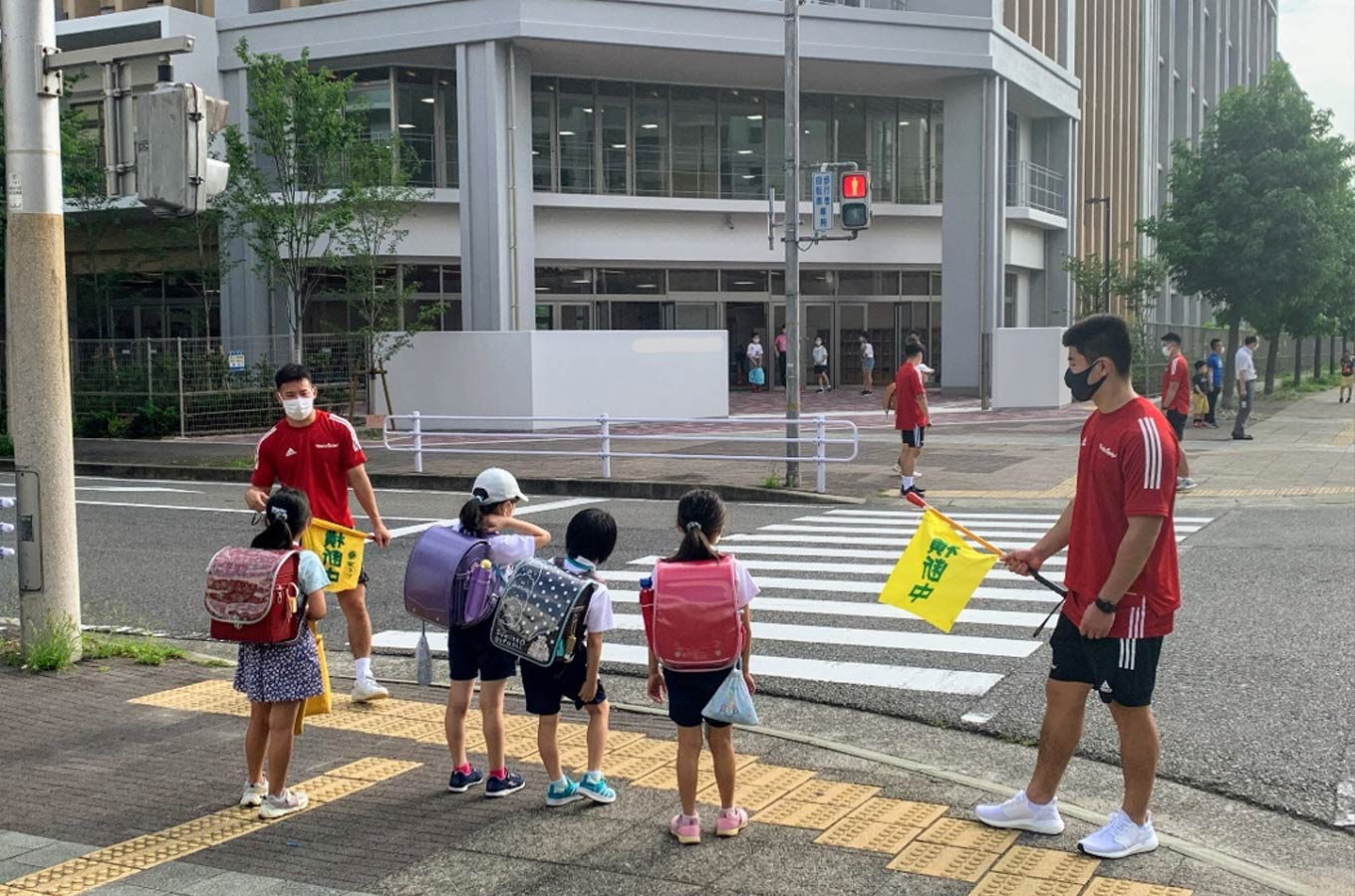 児童登校時見守り活動