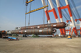 世界最大の2 1/4Cr-1Mo-V改良鋼製 リアクタの出荷風景（2009年10月）