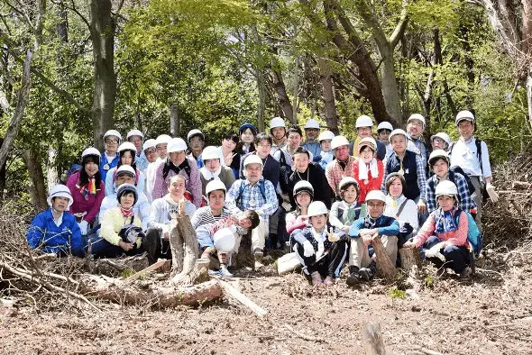 今回もほぼ定員に達する従業員が参加しました。今後も定期的な整備を通じて六甲山の自然を守っていきます。