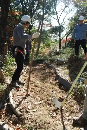 畔シート張りの作業完了