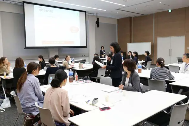 育児休業からの復職者および上司向け研修の写真